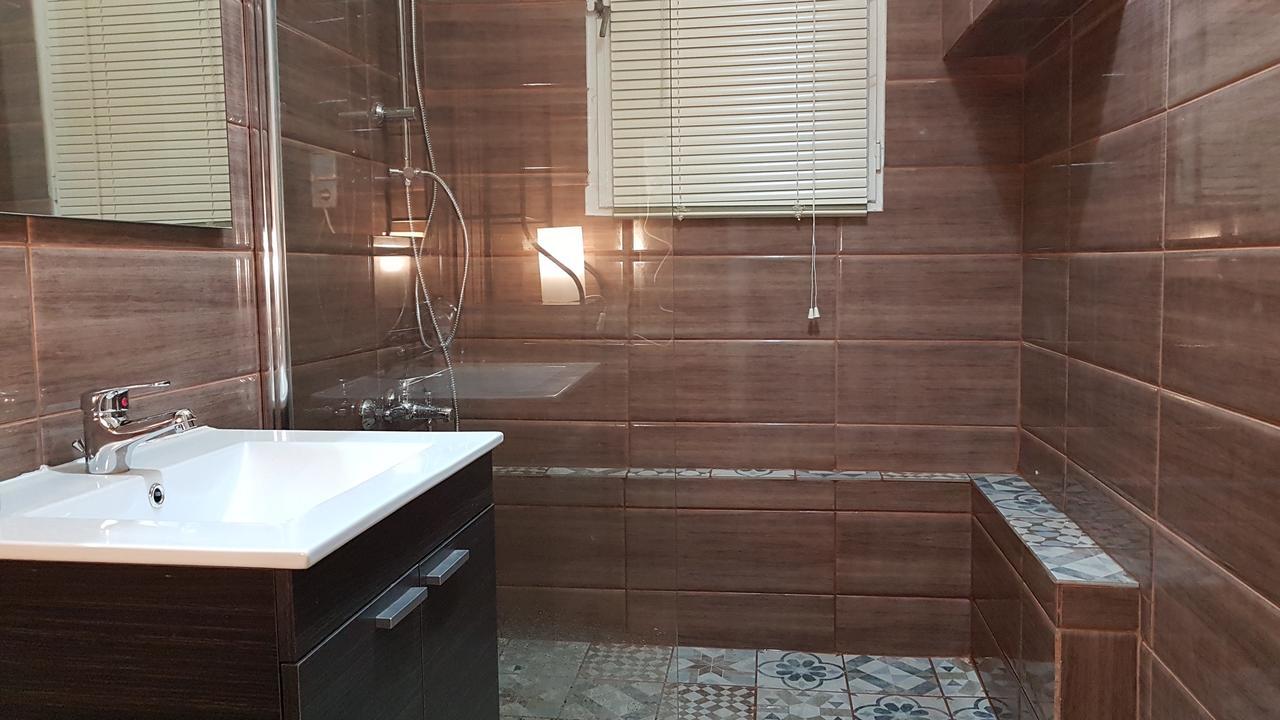 Menta Errathens Apartment - Athens Center, 5 Bd, 2 Bath Экстерьер фото