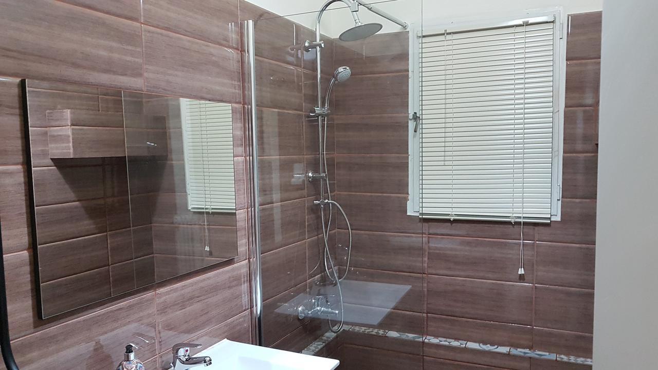 Menta Errathens Apartment - Athens Center, 5 Bd, 2 Bath Экстерьер фото